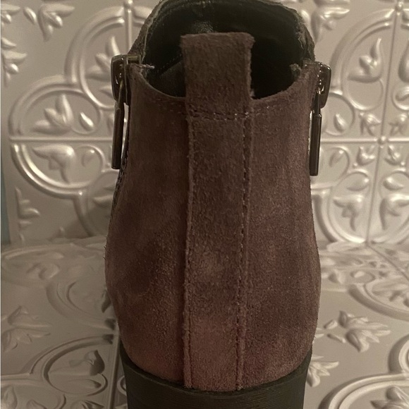 NWOT Macy’s Kenneth Cole Ankle Boots - Picture 2 of 5